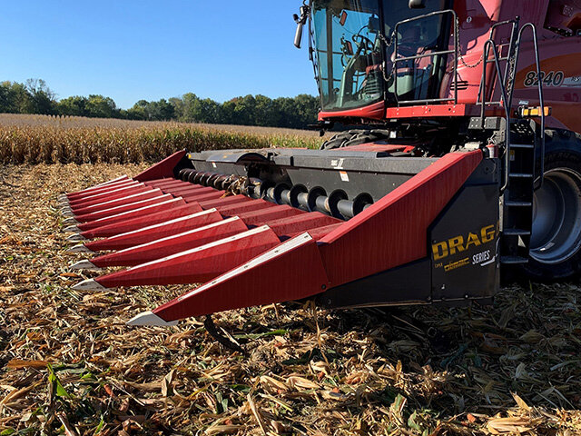 side view of the two thousand thirteen Drago Series two twelve row thirty inch corn head