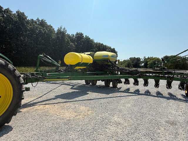 2010 John Deere 17 70 N T 24 Row 30 Inch planter unfolded