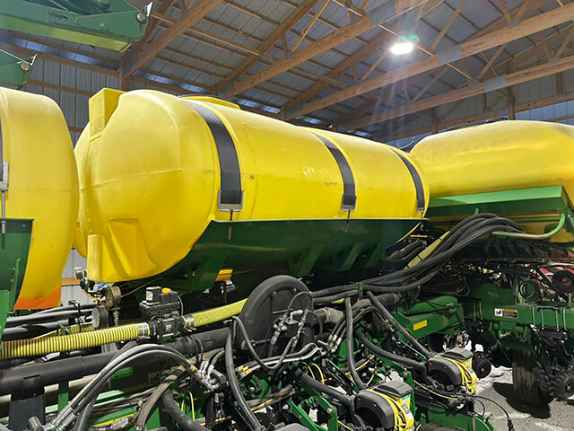 side view 1 of tanks on a John Deere 17 70 N T planter