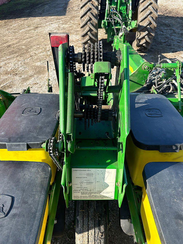 view 1 of the seed population sprockets on the 2008 John Deere 17 60 12 row 30 inch planter