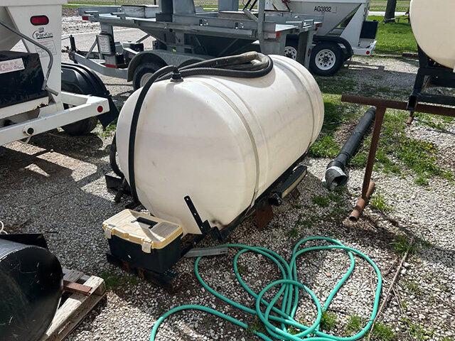 side view of a tank for the Kinze 16 32 planter