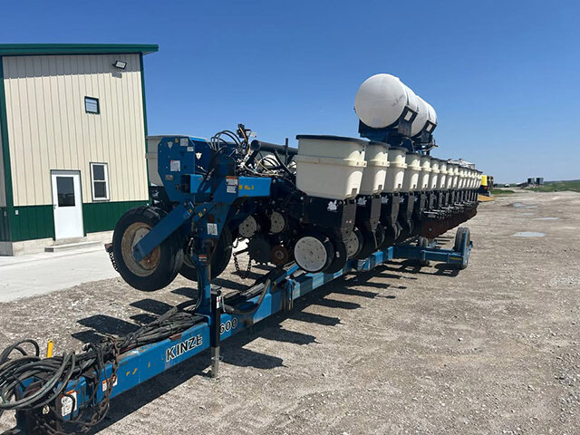 view from the front and to the side of the Kinze 16 32 planter folded up